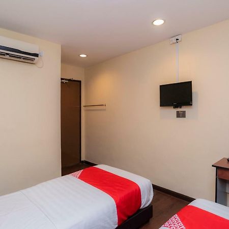 Oyo 44026 98 Hotel Johor Bahru Kültér fotó