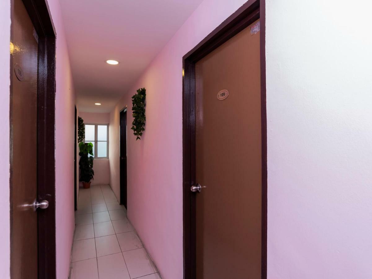 Oyo 44026 98 Hotel Johor Bahru Kültér fotó