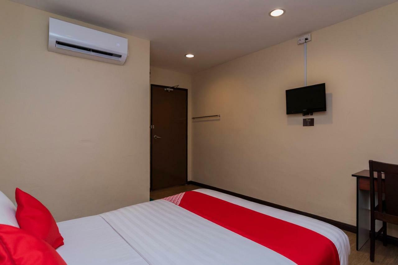 Oyo 44026 98 Hotel Johor Bahru Kültér fotó